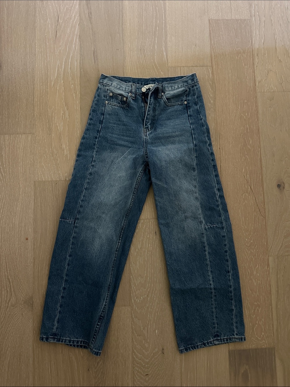 Classic women’s barrell Jeans